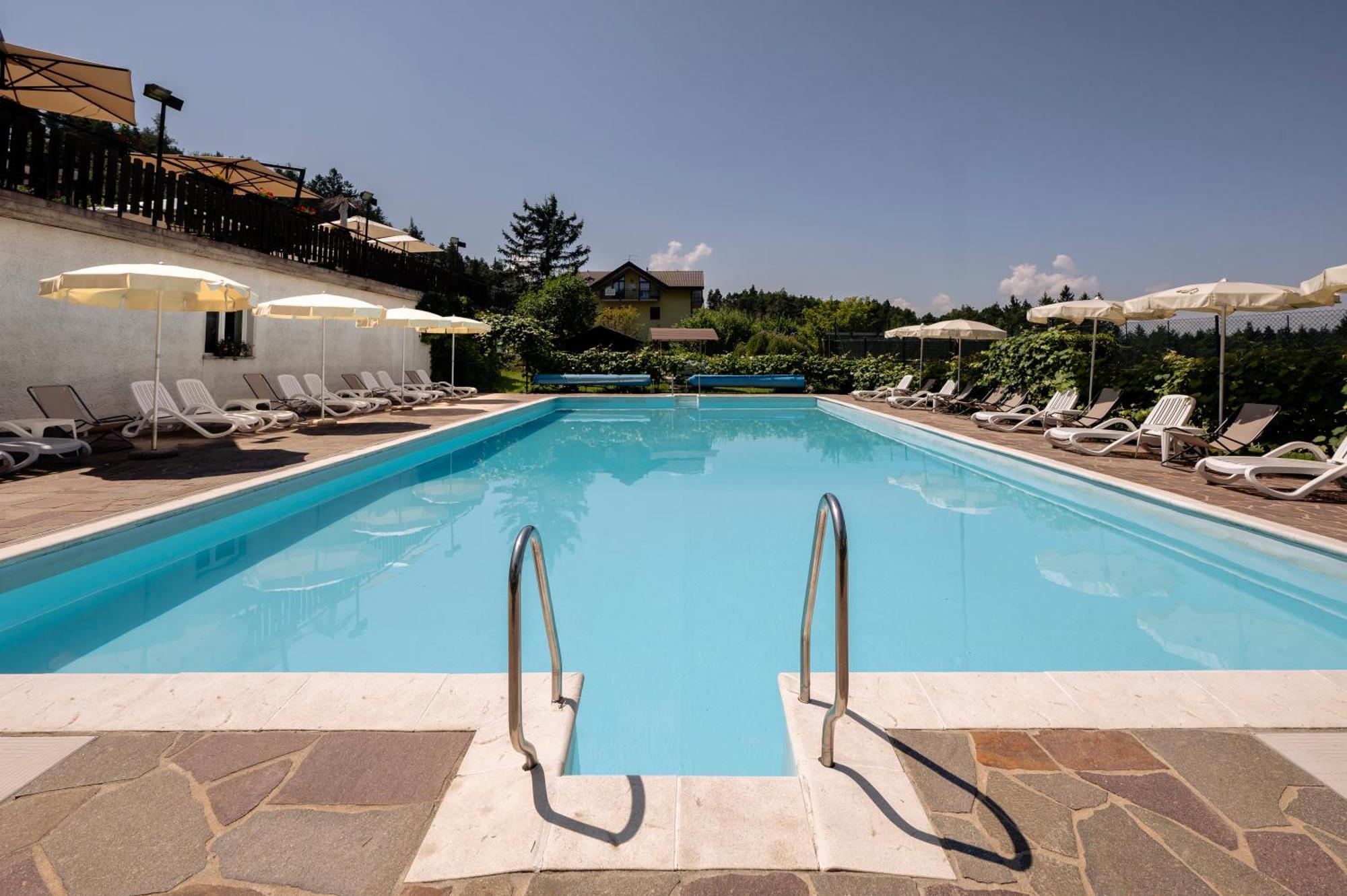 Hotel Scoiattolo Baselga di Pinè Екстериор снимка