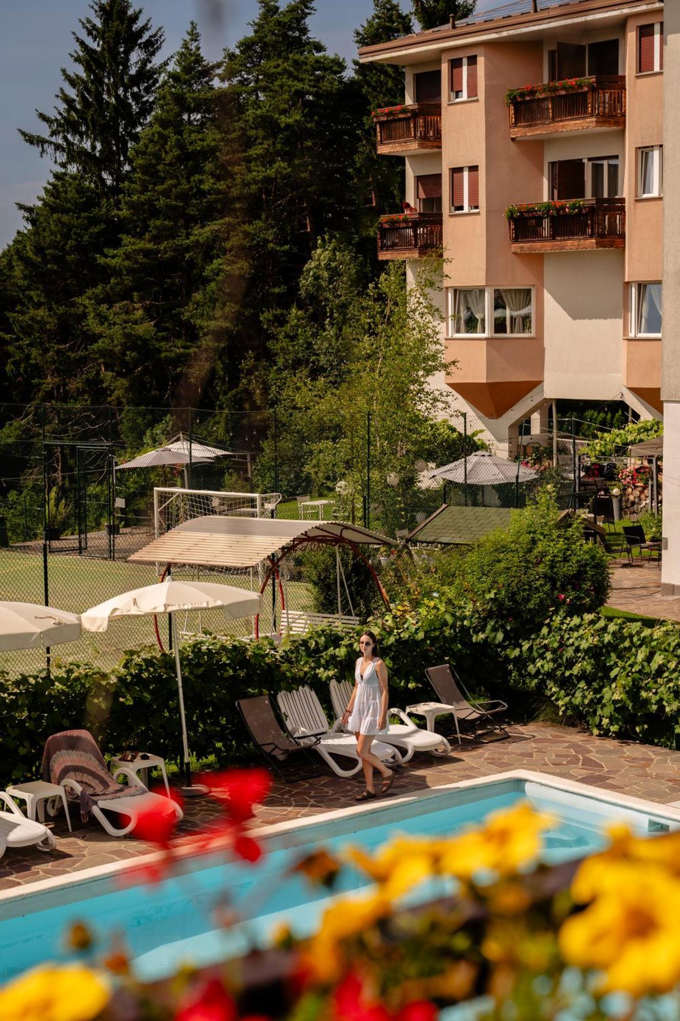 Hotel Scoiattolo Baselga di Pinè Екстериор снимка